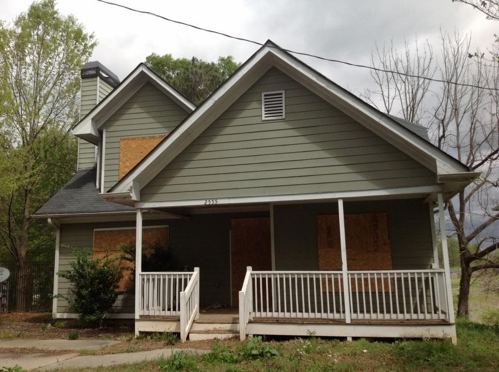 3 bedroom, 2,392 sq ft single family residence sold at 2555 Etheridge Drive, Atlanta, GA 30318