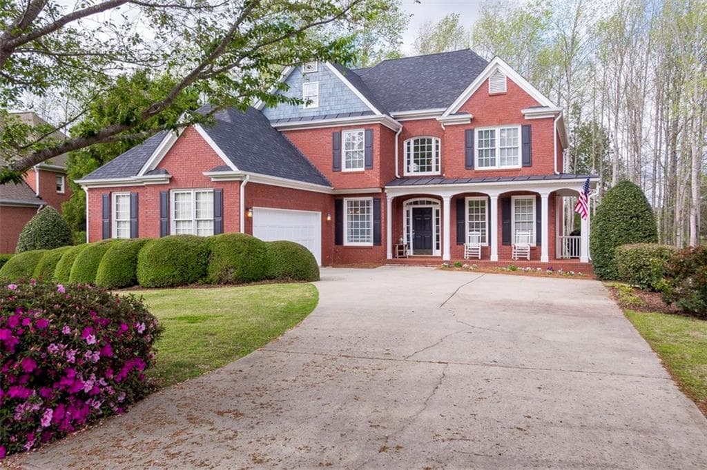 6 bedroom, 4,249 sq ft single family residence sold at 14165 Old Course Drive, Roswell, GA 30075