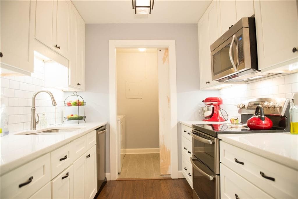 2 bedroom, 1,051 sq ft condominium sold at 5149 Roswell Road 1/49, Atlanta, GA 30342