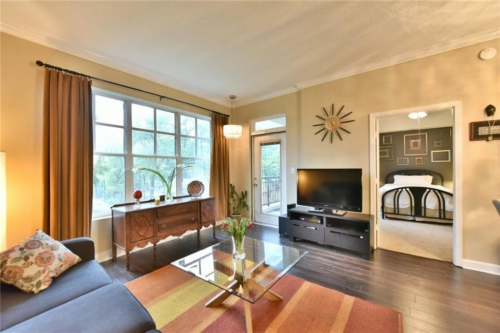 2 bedroom, 1,158 sq ft condominium sold at 1101 Juniper Street 211, Atlanta, GA 30309
