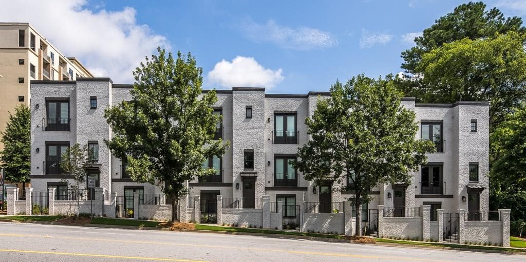 3 bedroom, 1,984 sq ft townhouse sold at 718 Taylor Court 11, Atlanta, GA 30324