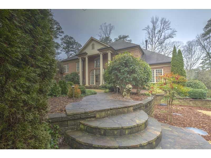 5 bedroom, 6,870 sq ft single family residence sold at 3780 Paces Ferry Road, Atlanta, GA 30327