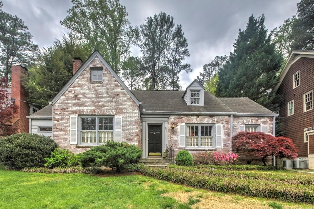 3 bedroom, 2,206 sq ft single family residence sold at 851 Wildwood Road, Atlanta, GA 30324