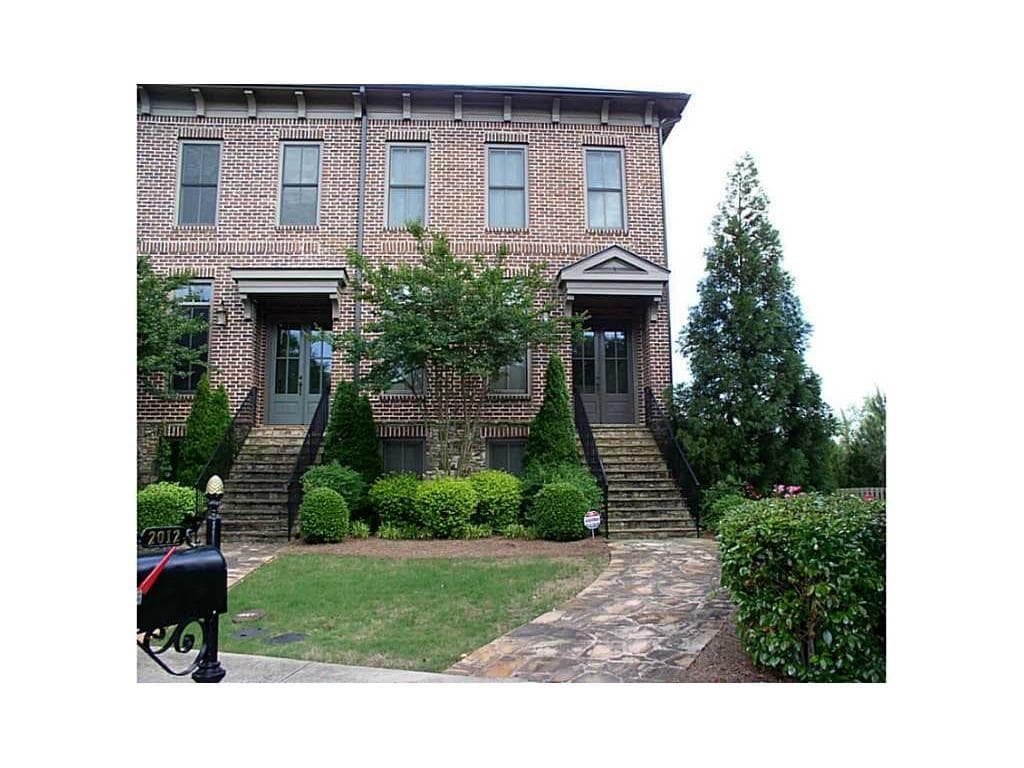 3 bedroom, 2,344 sq ft townhouse sold at 2012 Heathermere Way, Roswell, GA 30075