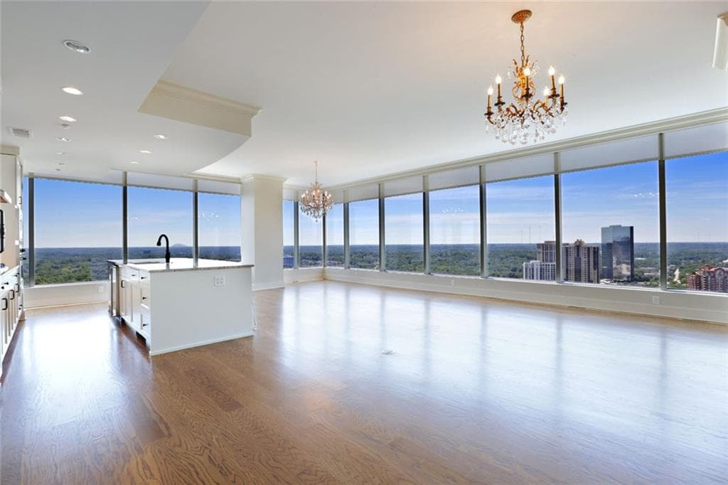 2 bedroom, 2,214 sq ft condominium sold at 3630 Peachtree Road 2004, Atlanta, GA 30326