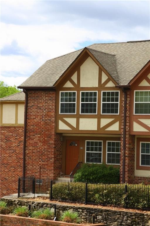 2 bedroom, 1,363 sq ft townhouse sold at 2825 Northeast Expressway N-1, Atlanta, GA 30345