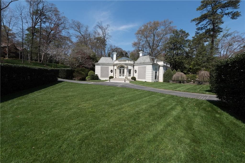 3 bedroom, 4,680 sq ft single family residence sold at 2590 Rivers Road, Atlanta, GA 30305