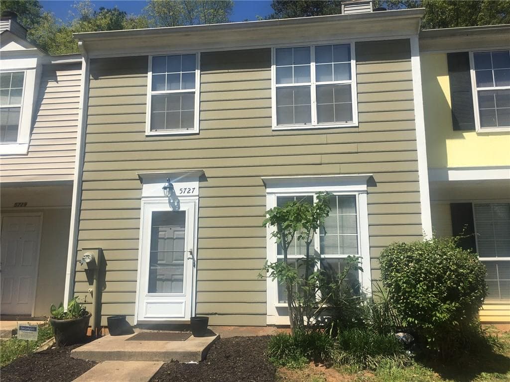 5727 Wells Circle, Stone Mountain, GA 30087 — most recent listing photo