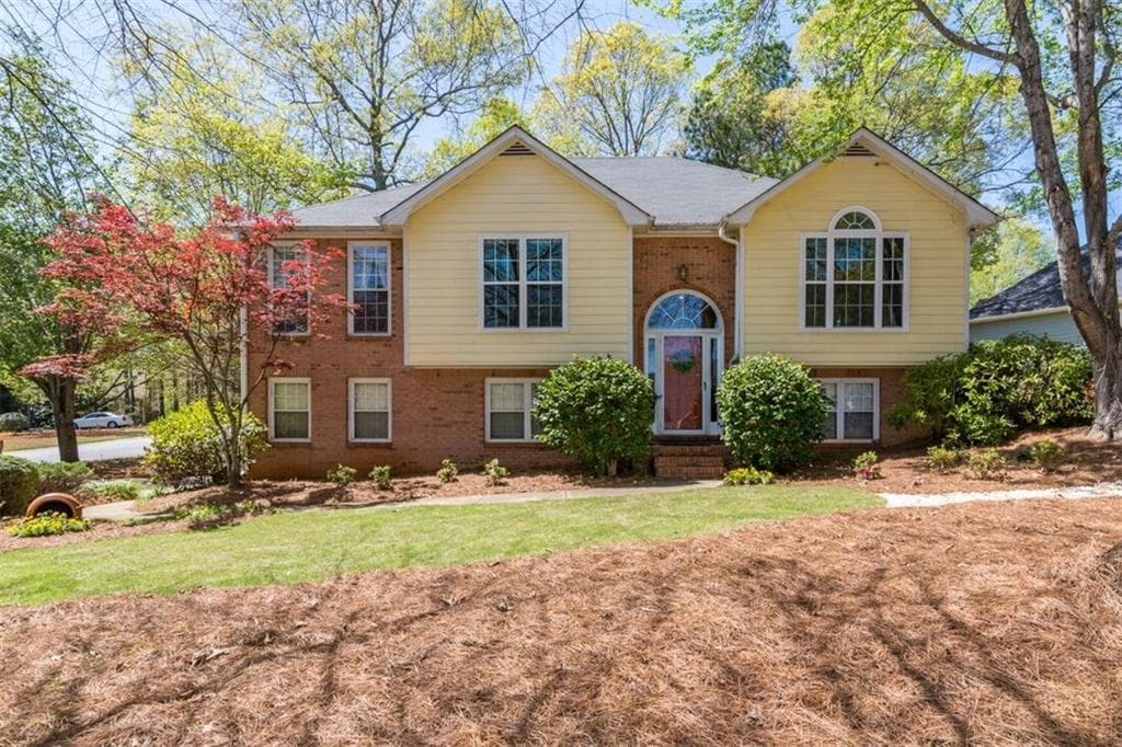 4 bedroom, 2,557 sq ft single family residence sold at 920 Sunhill Drive, Lawrenceville, GA 30043