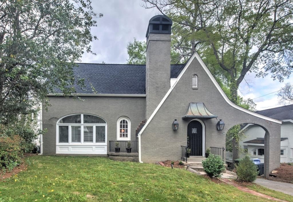 3 bedroom, 1,676 sq ft single family residence sold at 222 E Wesley Road, Atlanta, GA 30305