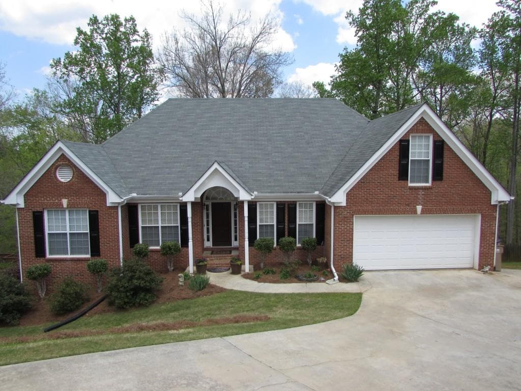 5533 River Valley Way, Flowery Branch, GA 30542 — most recent listing photo