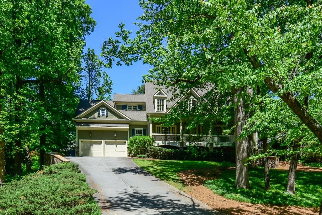 6 bedroom, 5,478 sq ft single family residence sold at 3824 Land O Lakes Drive, Atlanta, GA 30342