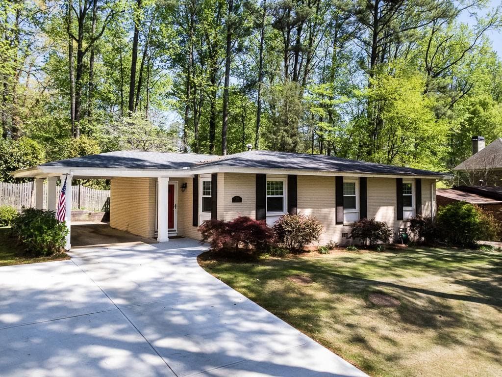 3 bedroom, 1,317 sq ft single family residence sold at 3665 Keswick Drive, Atlanta, GA 30341