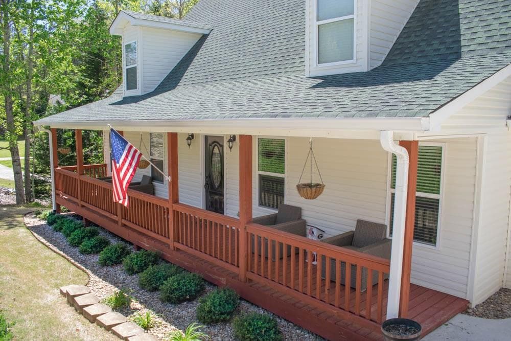 4 bedroom, 1,890 sq ft single family residence sold at 3975 Pointe, Gainesville, GA 30506