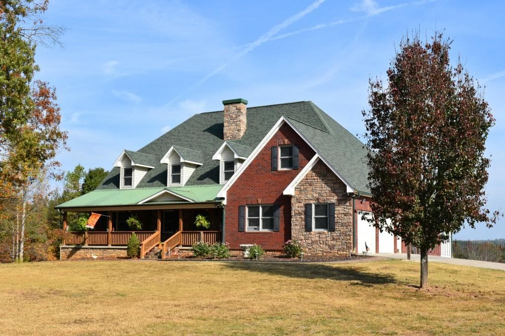 other sold at 1042 Hicks Road, Toccoa, GA 30577