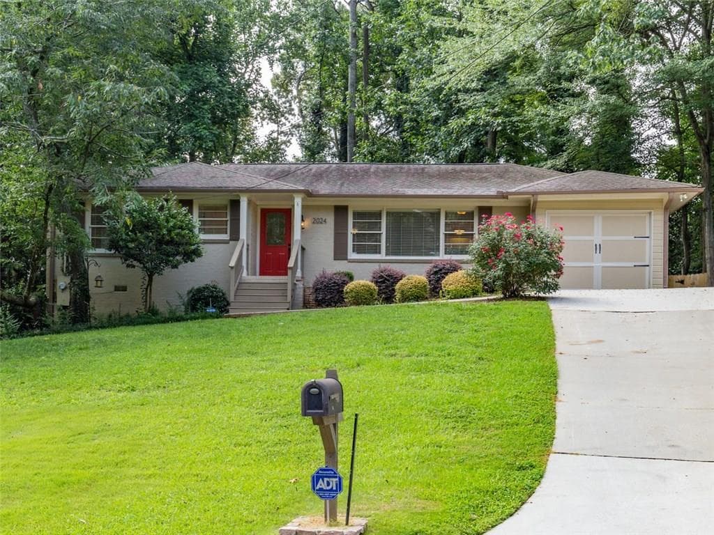 2 bedroom single family residence sold at 2024 Fairway Circle, Brookhaven, GA 30319