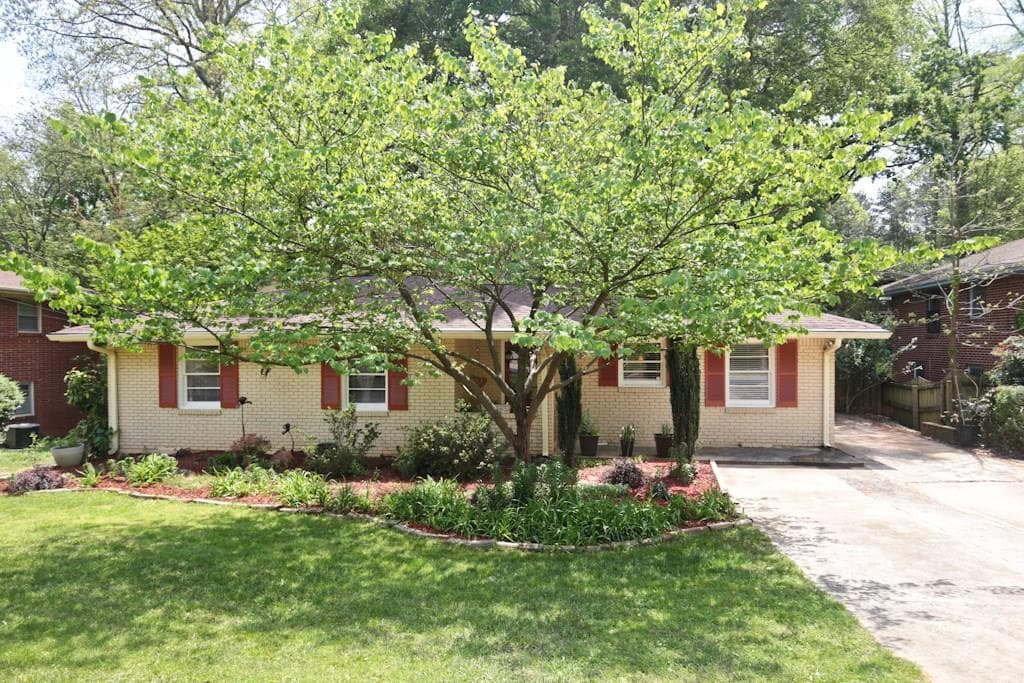 3 bedroom, 1,303 sq ft single family residence sold at 1601 Van Epps Street, Atlanta, GA 30316