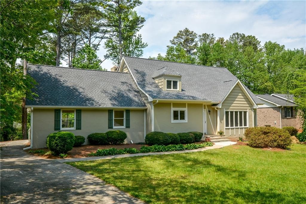 4 bedroom, 2,461 sq ft single family residence sold at 3654 Doroco Drive, Atlanta, GA 30340