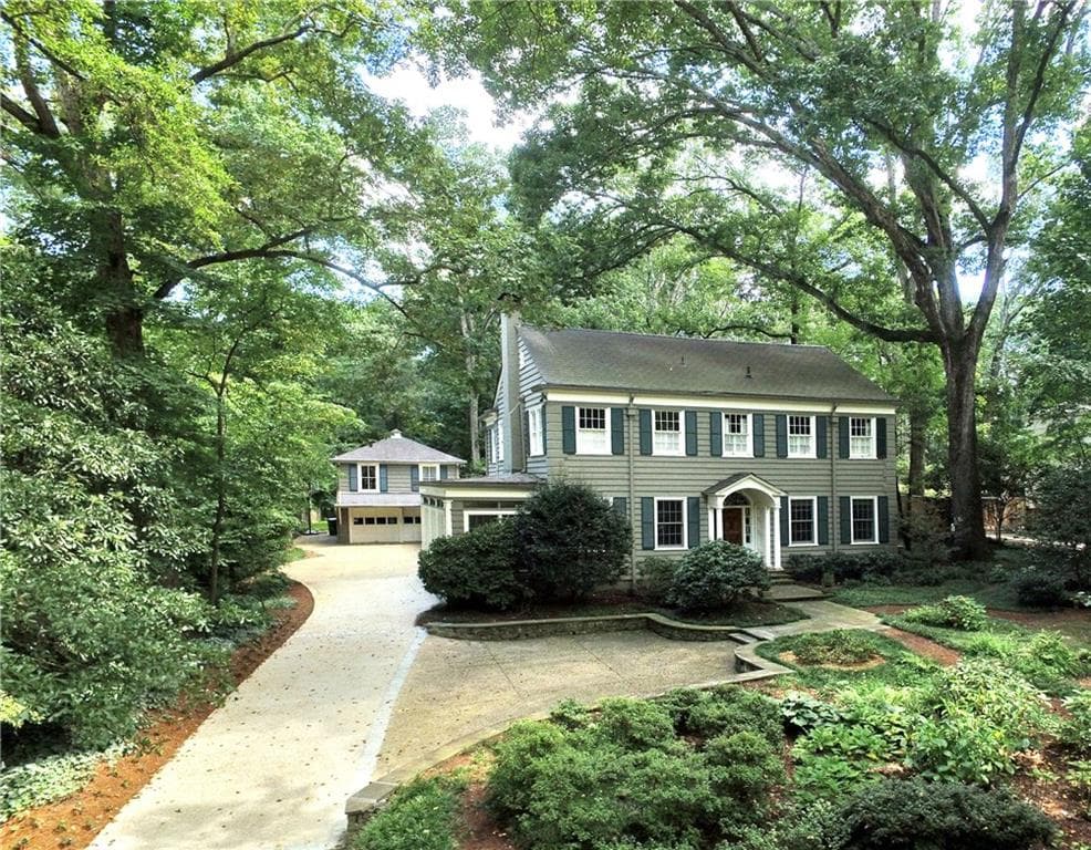 5 bedroom, 5,000 sq ft single family residence sold at 827 Oakdale Road, Atlanta, GA 30307