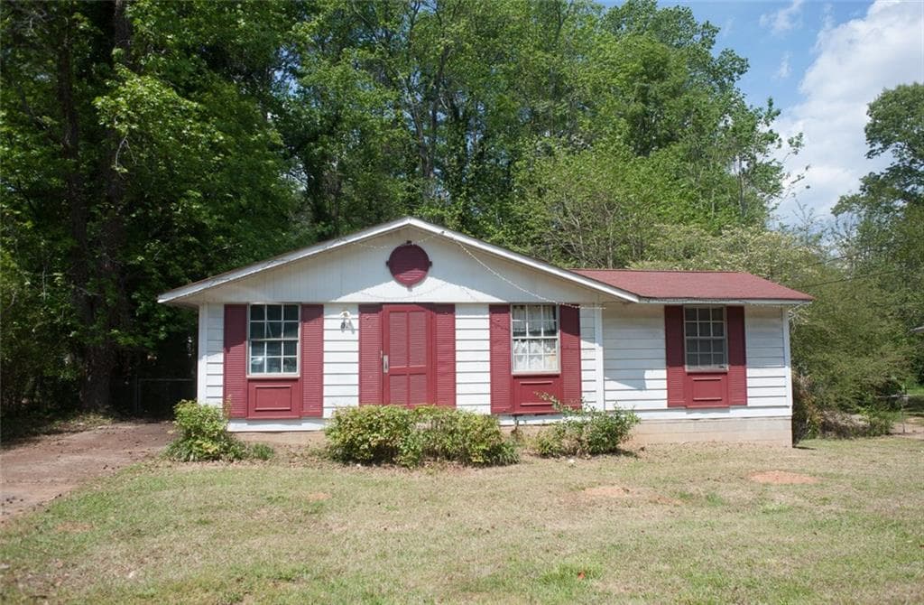 3 bedroom single family residence sold at 976 Martha Drive, Forest Park, GA 30297
