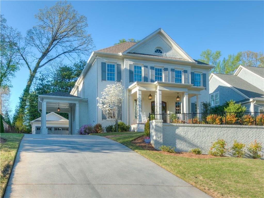 5 bedroom, 5,031 sq ft single family residence sold at 811 Woodley Drive, Atlanta, GA 30318
