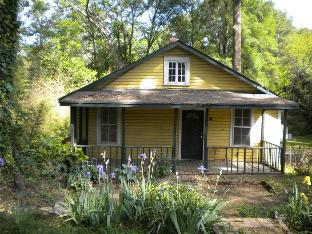 1 bedroom, 976 sq ft single family residence sold at 1277 Niles Avenue, Atlanta, GA 30318