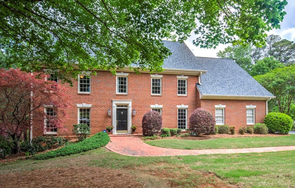 725 Amster Green Drive, Sandy Springs, GA 30350 — most recent listing photo