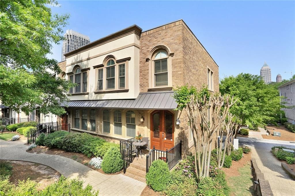 2 bedroom, 2,306 sq ft townhouse sold at 396 15th Street 1, Atlanta, GA 30318