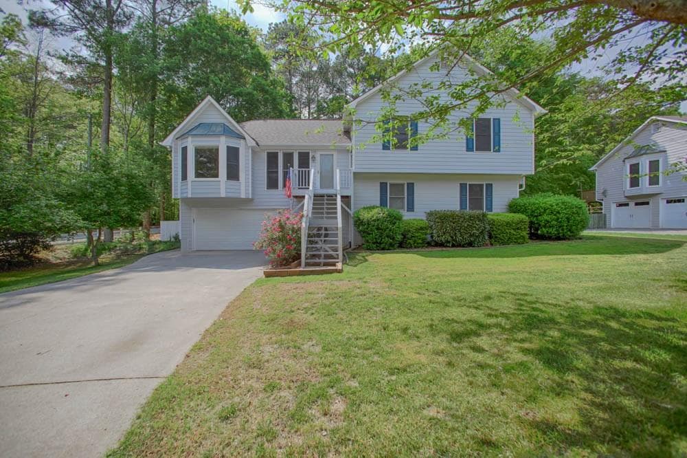 4 bedroom, 2,472 sq ft single family residence sold at 3901 Marguerite Drive, Acworth, GA 30101