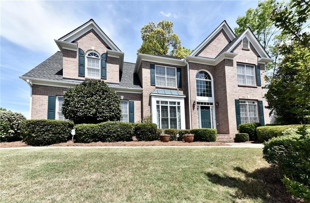 4 bedroom, 2,256 sq ft single family residence sold at 725 Silver Peak Court, Suwanee, GA 30024 — photo 1 of 1