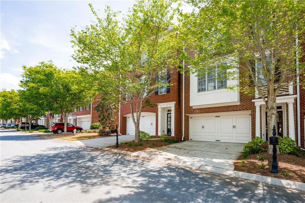 4 bedroom, 3,115 sq ft townhouse sold at 4403 Village Green Drive 4403, Roswell, GA 30075