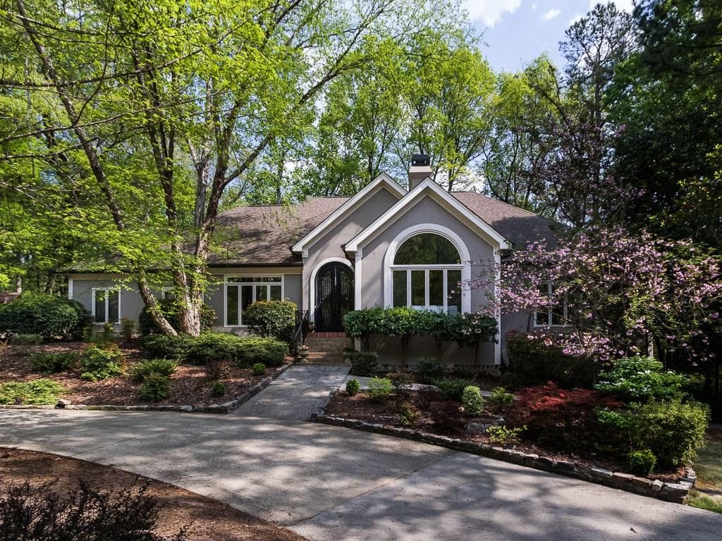 6 bedroom, 5,300 sq ft single family residence sold at 5760 Heards Forest Drive, Atlanta, GA 30328