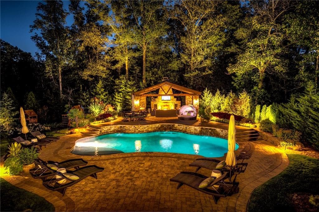125 Dove Court, Roswell, GA 30075 — most recent listing photo