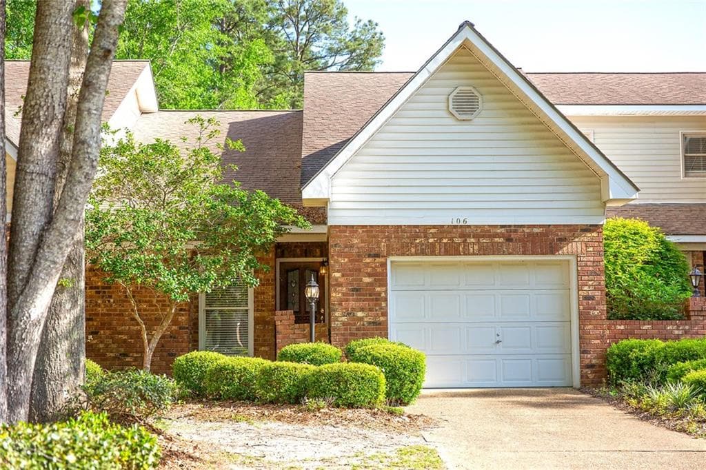 2 bedroom townhouse sold at 106 Pointe Cove, Bainbridge, GA 39819
