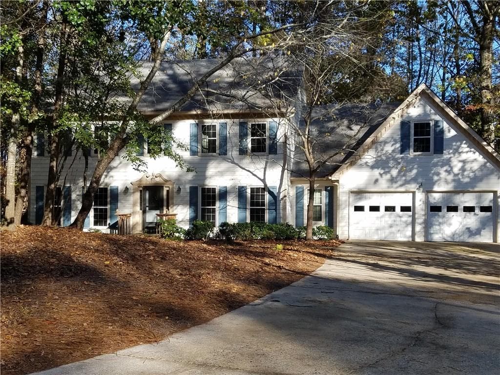 5 bedroom, 2,494 sq ft single family residence sold at 500 Hembree Hollow, Roswell, GA 30076