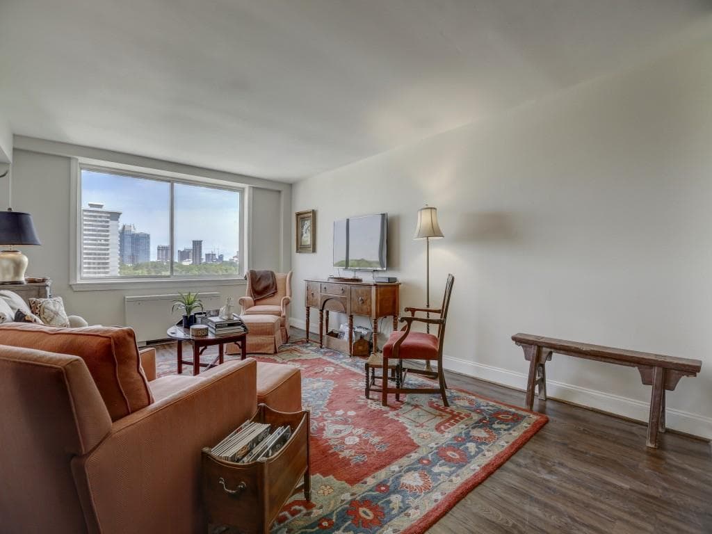 1 bedroom, 837 sq ft condominium sold at 2479 Peachtree Road 1407, Atlanta, GA 30305