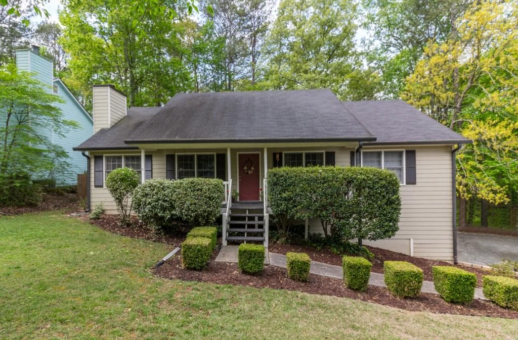 3 bedroom, 2,124 sq ft single family residence sold at 4817 Olde Mill Drive, Marietta, GA 30066