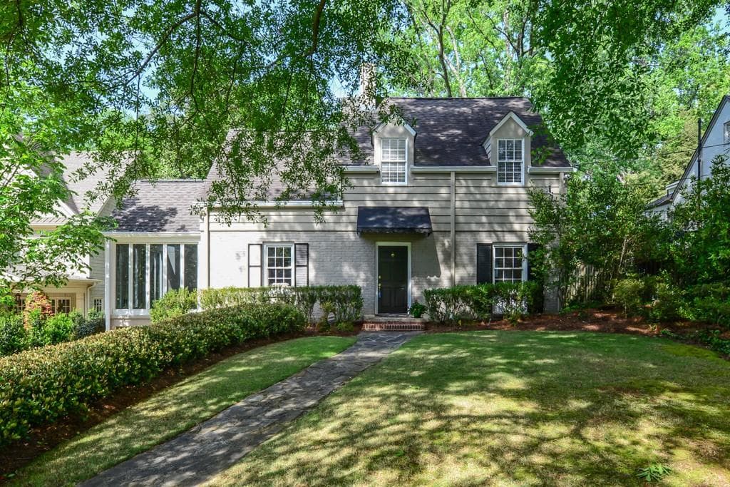 3 bedroom, 2,964 sq ft single family residence sold at 3982 N Ivy Road, Atlanta, GA 30342