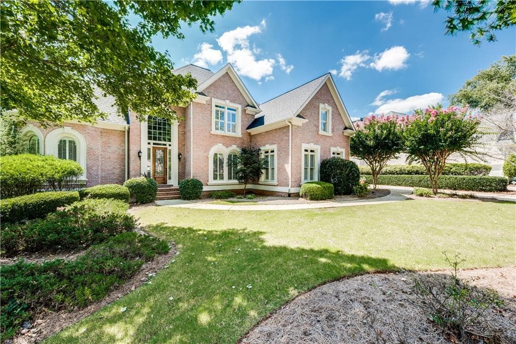 6 bedroom, 4,395 sq ft single family residence sold at 3140 Greatwood Crossing, Alpharetta, GA 30005