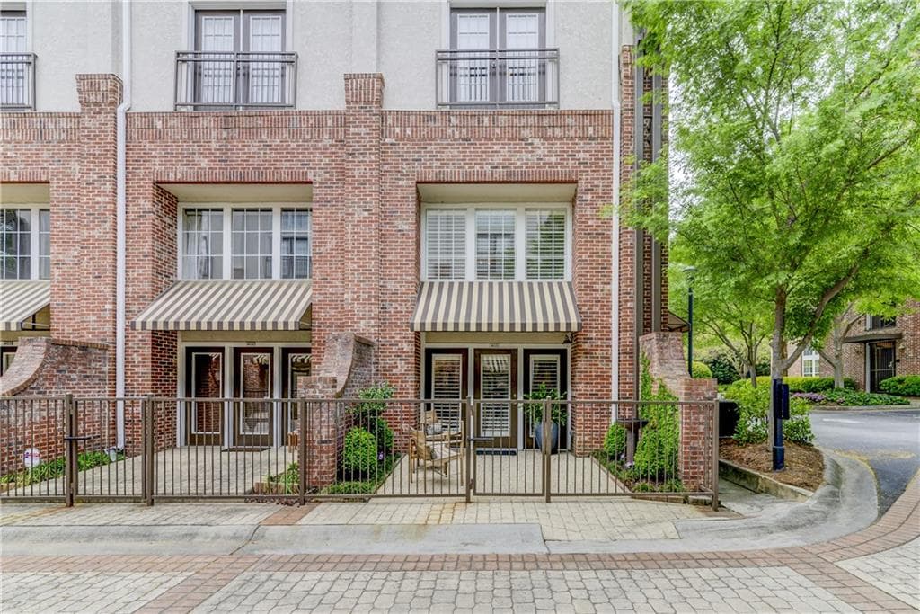 2 bedroom, 1,540 sq ft townhouse sold at 400 Brickworks Circle 405, Atlanta, GA 30307