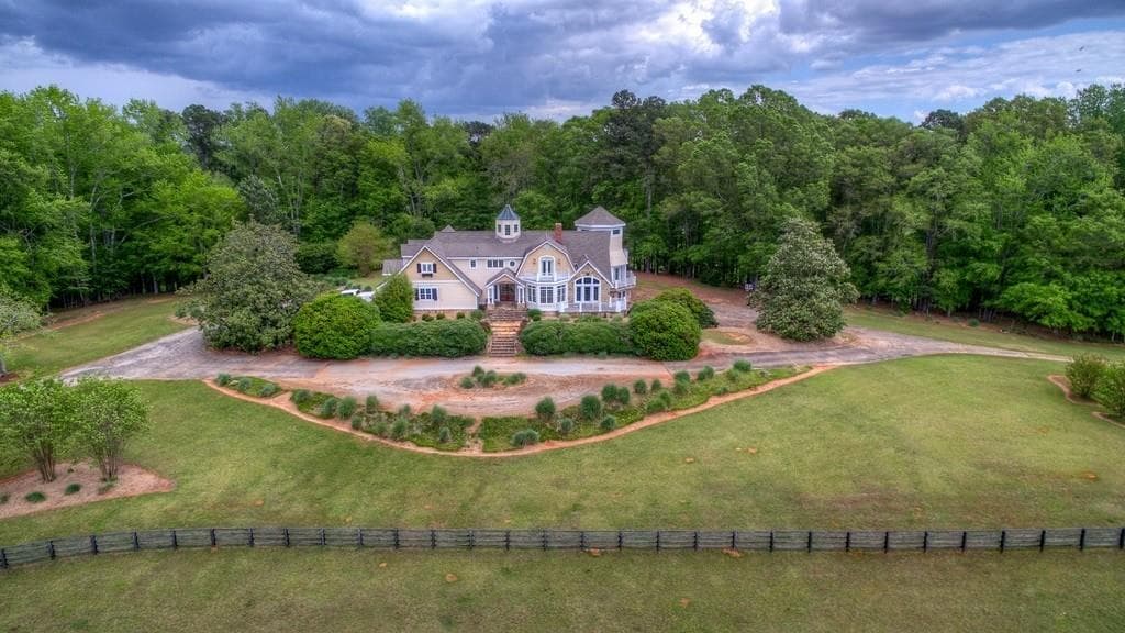 4 bedroom single family residence sold at 10 Meadow Way, Sharpsburg, GA 30277