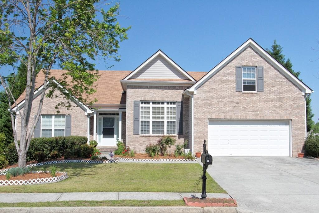 5 bedroom, 4,805 sq ft single family residence sold at 664 Landing Way, Loganville, GA 30052