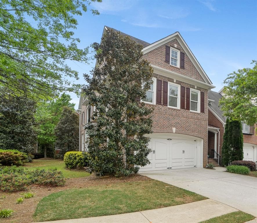3 bedroom, 2,500 sq ft townhouse sold at 3512 Village Green Drive, Roswell, GA 30075
