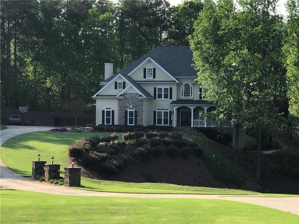 5 bedroom, 4,065 sq ft single family residence sold at 7175 Balmoral Court, Cumming, GA 30041