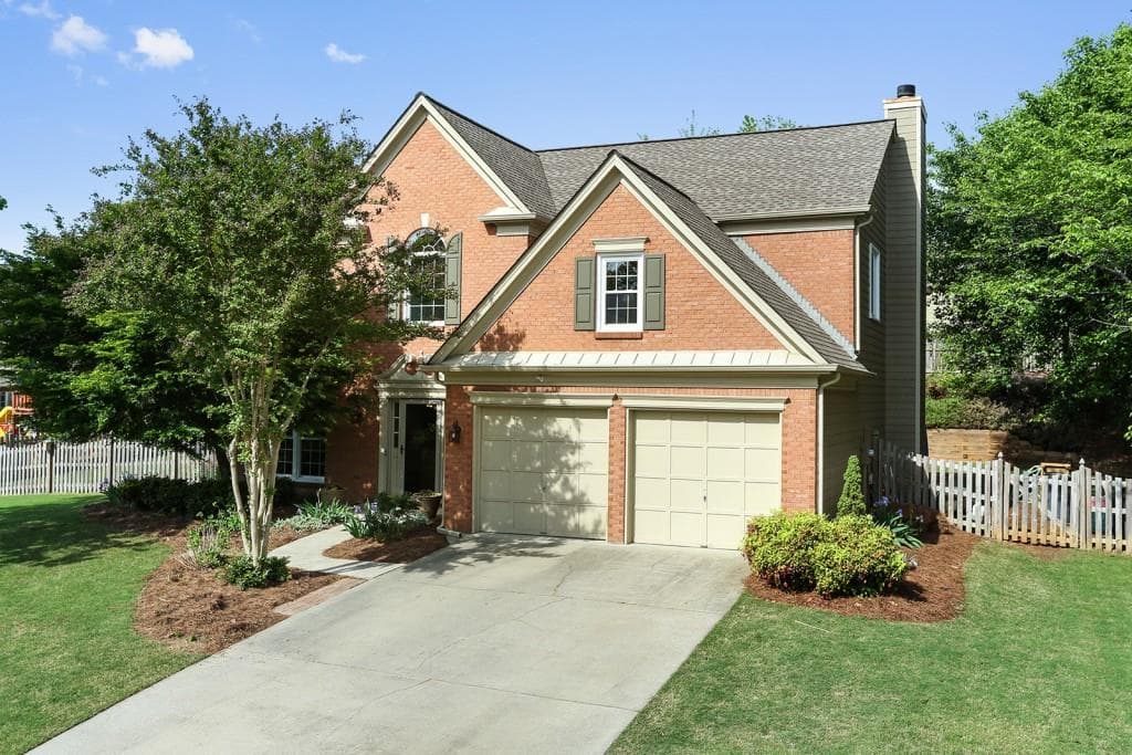 4 bedroom, 2,360 sq ft single family residence sold at 7950 Brookwood Way, Cumming, GA 30041