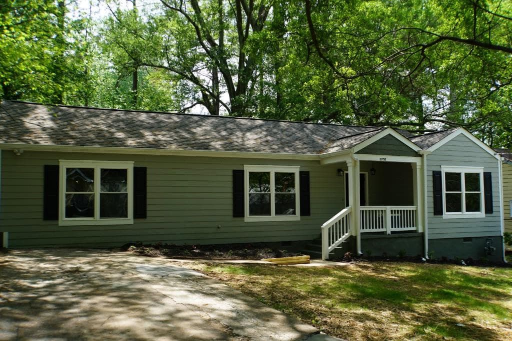3 bedroom, 1,624 sq ft single family residence sold at 1752 N Olympian Way, Atlanta, GA 30310