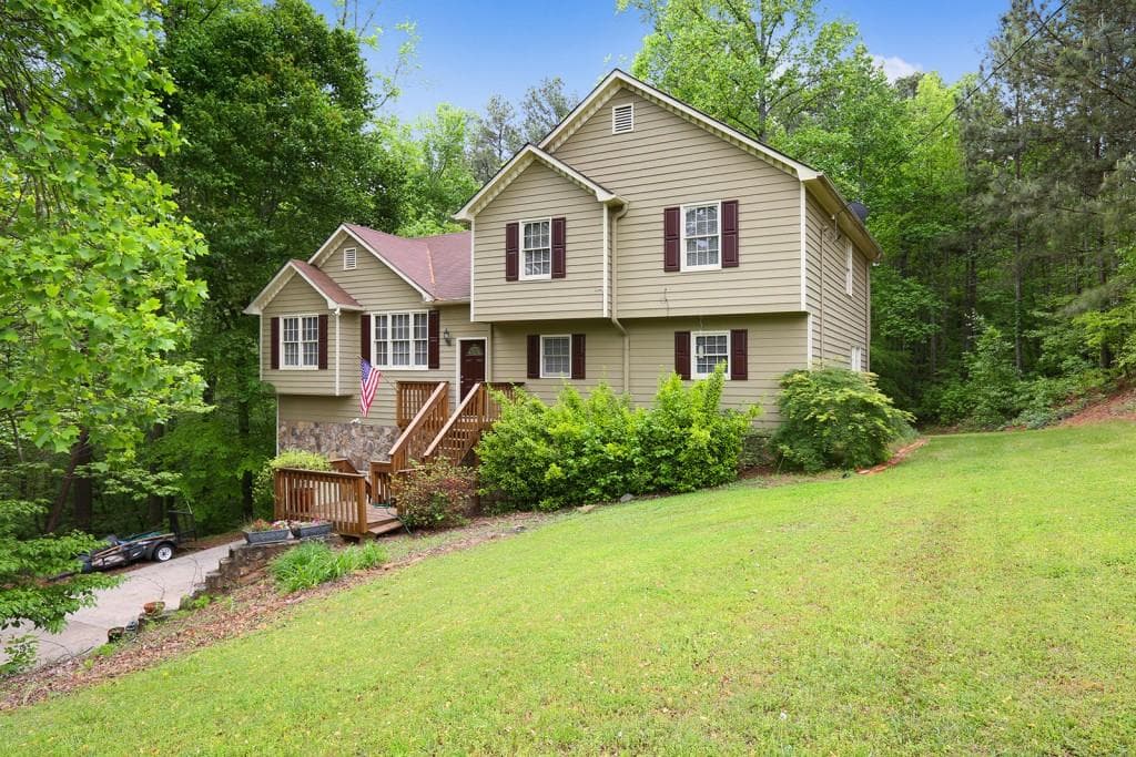 3 bedroom, 2,218 sq ft single family residence sold at 420 Raven Drive, Canton, GA 30115