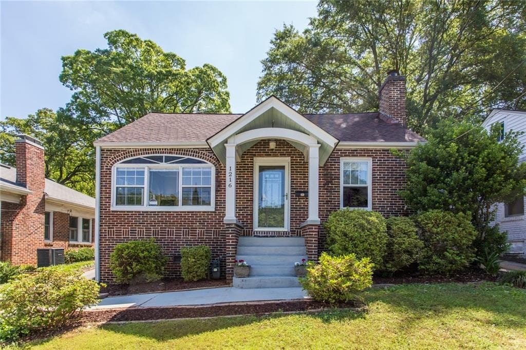 4 bedroom, 1,490 sq ft single family residence sold at 1216 Woodland Avenue, Atlanta, GA 30316