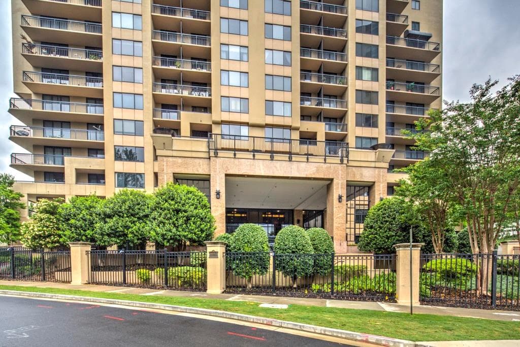 1 bedroom, 750 sq ft condominium sold at 3481 Lakeside Drive 2605, Atlanta, GA 30326