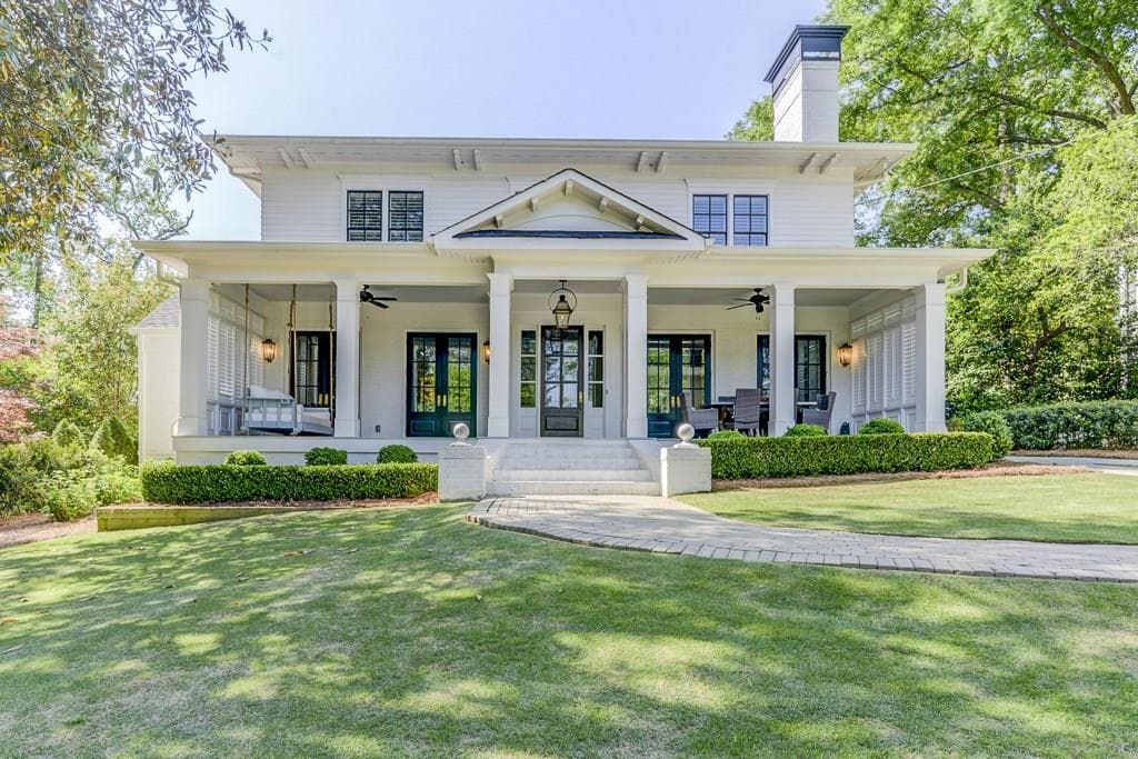 5 bedroom, 4,399 sq ft single family residence sold at 798 Wellesley Drive, Atlanta, GA 30305